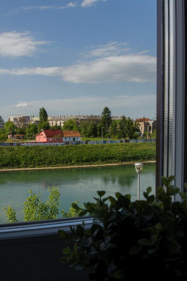 Cozy River View Apartment Karlovac Esterno foto